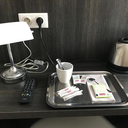 Hotel Le Glacier 빌뇌브-쉬르-로트 외부 사진