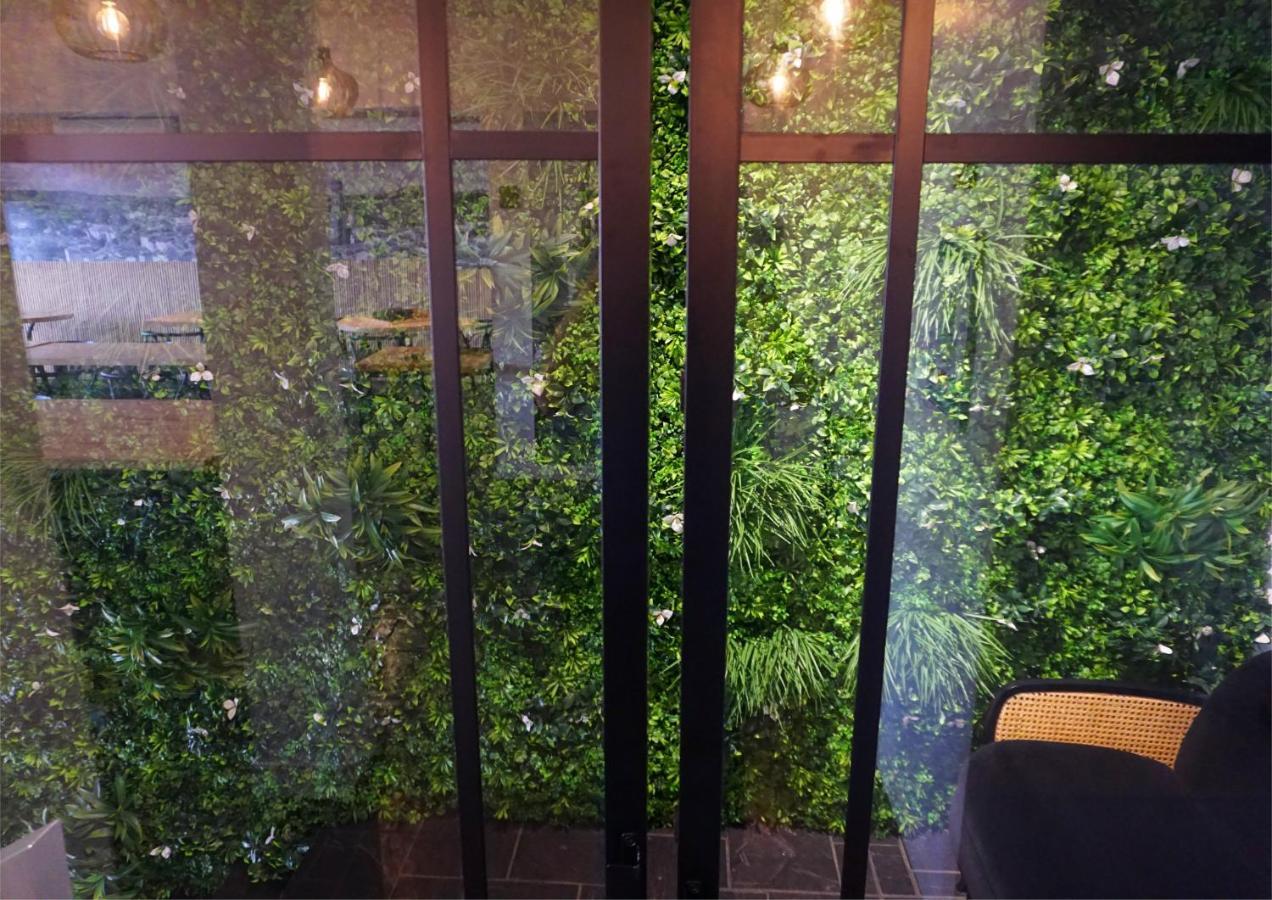 Hotel Le Glacier 빌뇌브-쉬르-로트 외부 사진